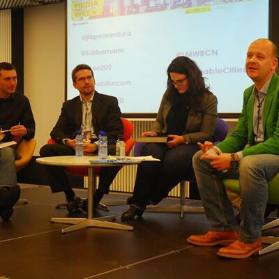 None_Guillermo Ricarte (CreaFutur), J&uacute;lia L&oacute;pez (Barcelona Smart City) and Jeroen Merchiers (Airbnb)_12683918895.jpg
