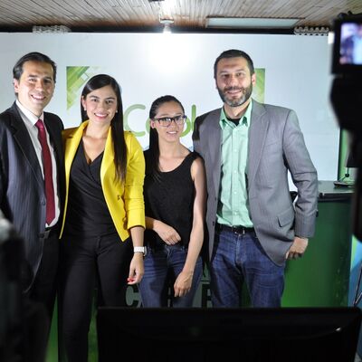 None_Entrevista en la TV_16972424286.jpg