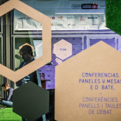 None_OuiShare Fest Barcelona 2015_24364076535.jpg