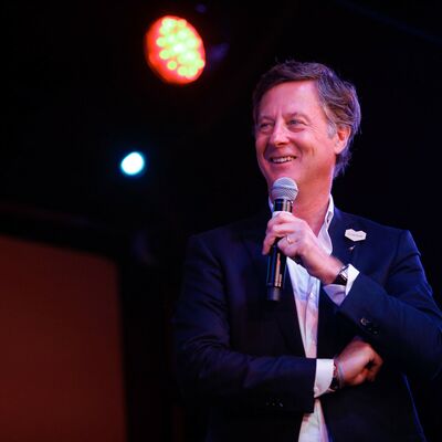 None_Sebastien Bazin - Accor Hotels CEO - OuiShare Fest 2016_27280019512.jpg
