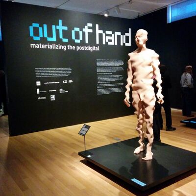 None_Exhibici&oacute;n - Out of Hand_13555811994.jpg