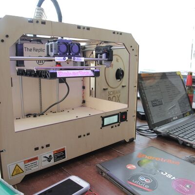 None_MakerBot demo_9175936537.jpg