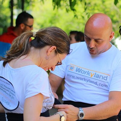 None_Alberto checking Esther's "faixa"_9175935717.jpg