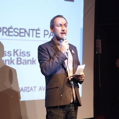 None_Vincent Ricordeau, KissKissBankBank_8225743553.jpg